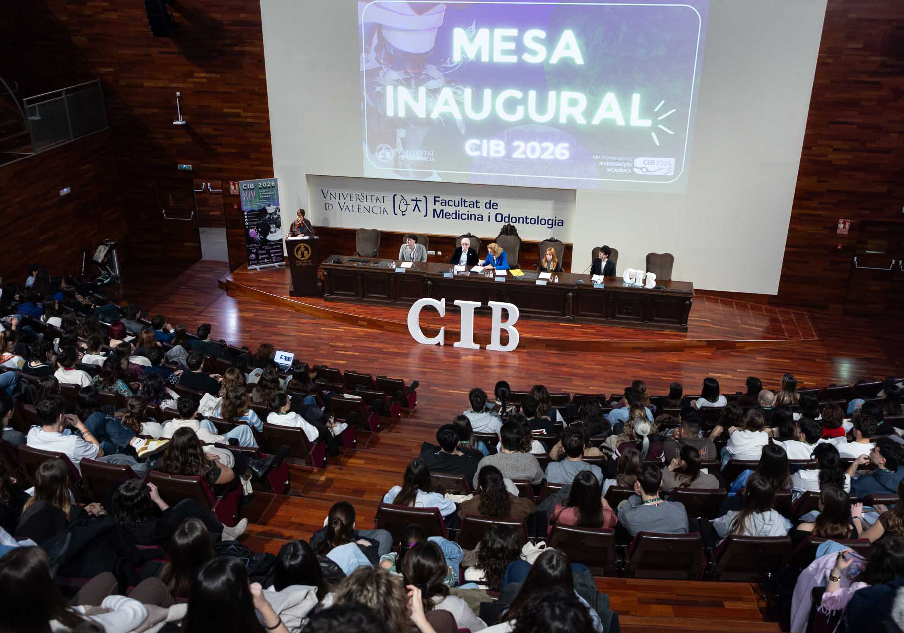 Imatge de l'Aula Magna de la Facultat de Medicina i Odontologia en la Inauguració institucional del CIB 2026